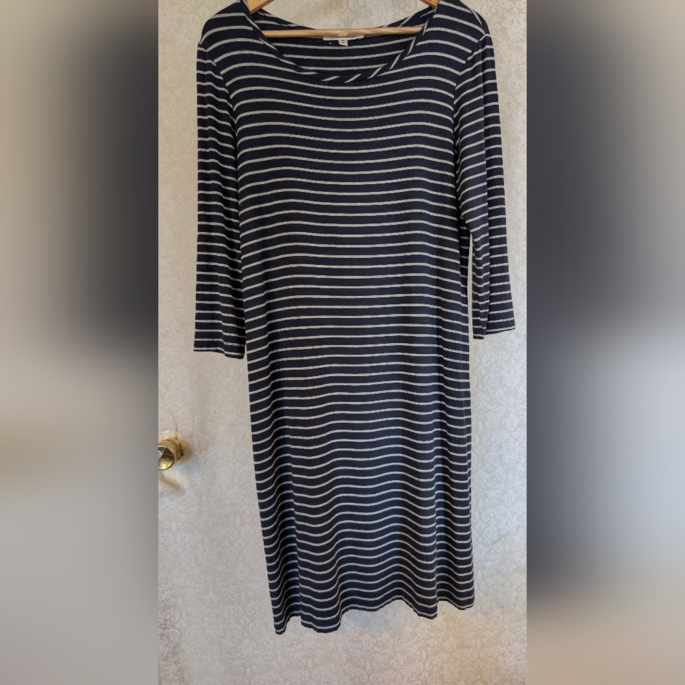 TravelSmith Dress Medium Striped‎ Blue & Gray